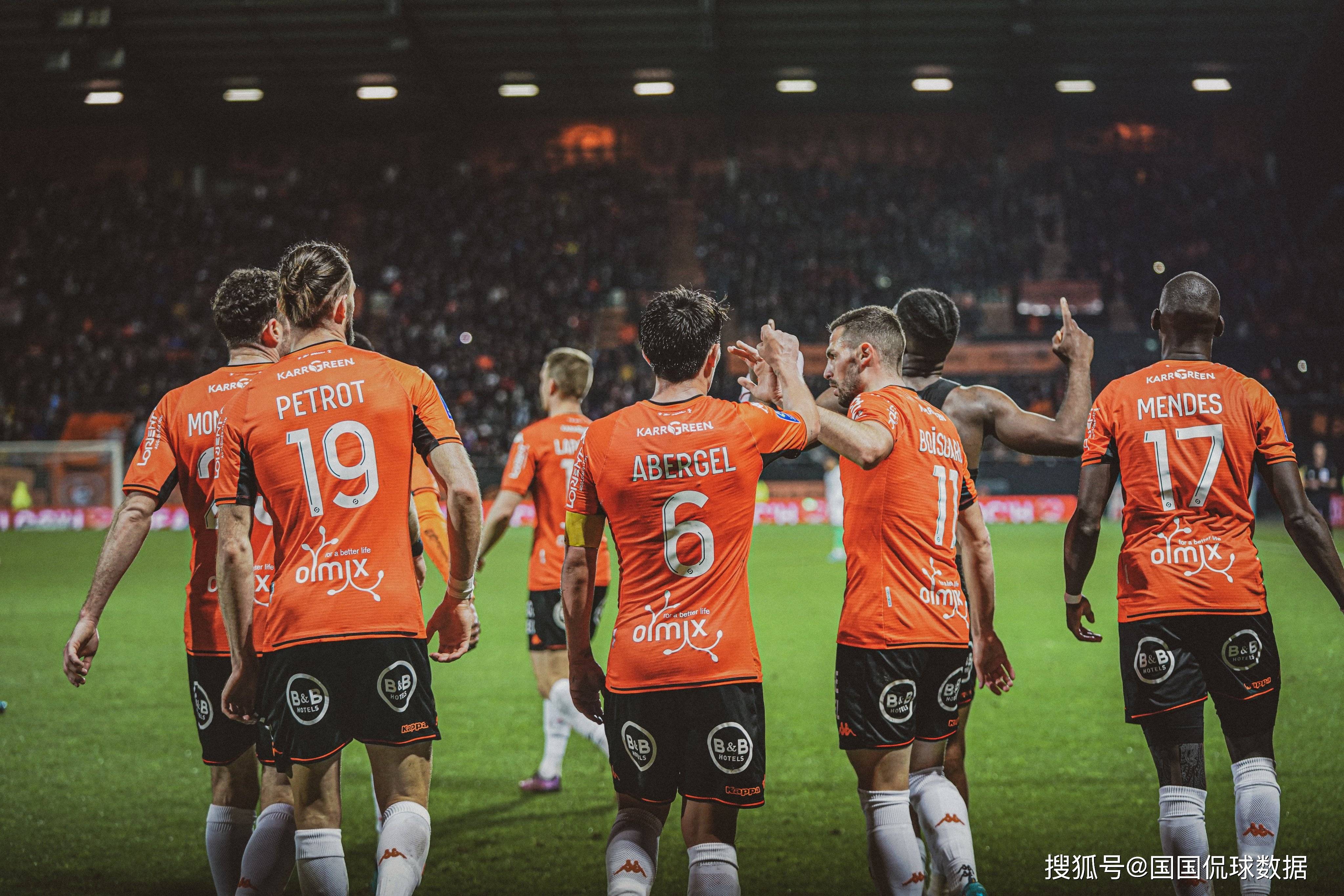 赛后犹他爵士调整名单以备法甲；临场应变环节打磨；目标明确；赛季目标并未改变的简单介绍