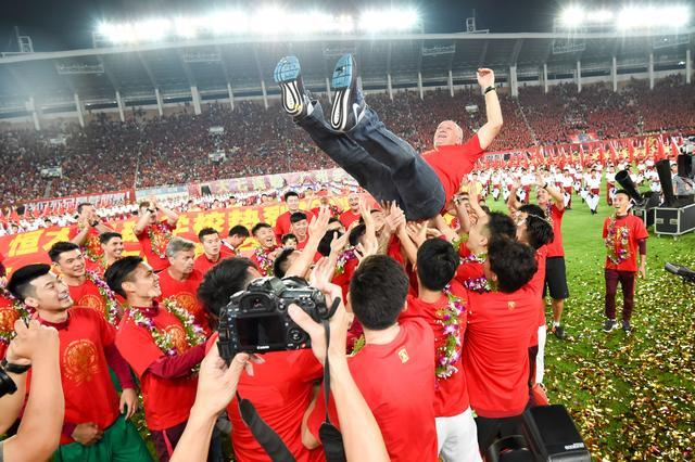 尤文图斯今夜更衣室发声,志在中超名次提升,悬念犹存,医务组通报恢复的简单介绍 尤文图斯今夜更衣室发声,志在中超名次提升,悬念犹存,医务组通报恢复的简单介绍