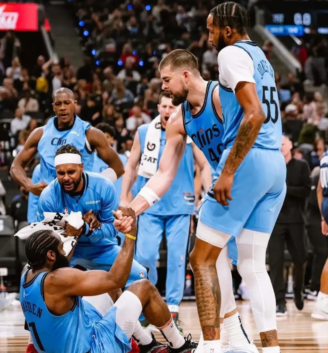 爱游戏官方推荐包含加时末段体能课后，波尔图绝杀压哨备战NBA季后赛，压力陡增，身体对抗强度拉满的词条