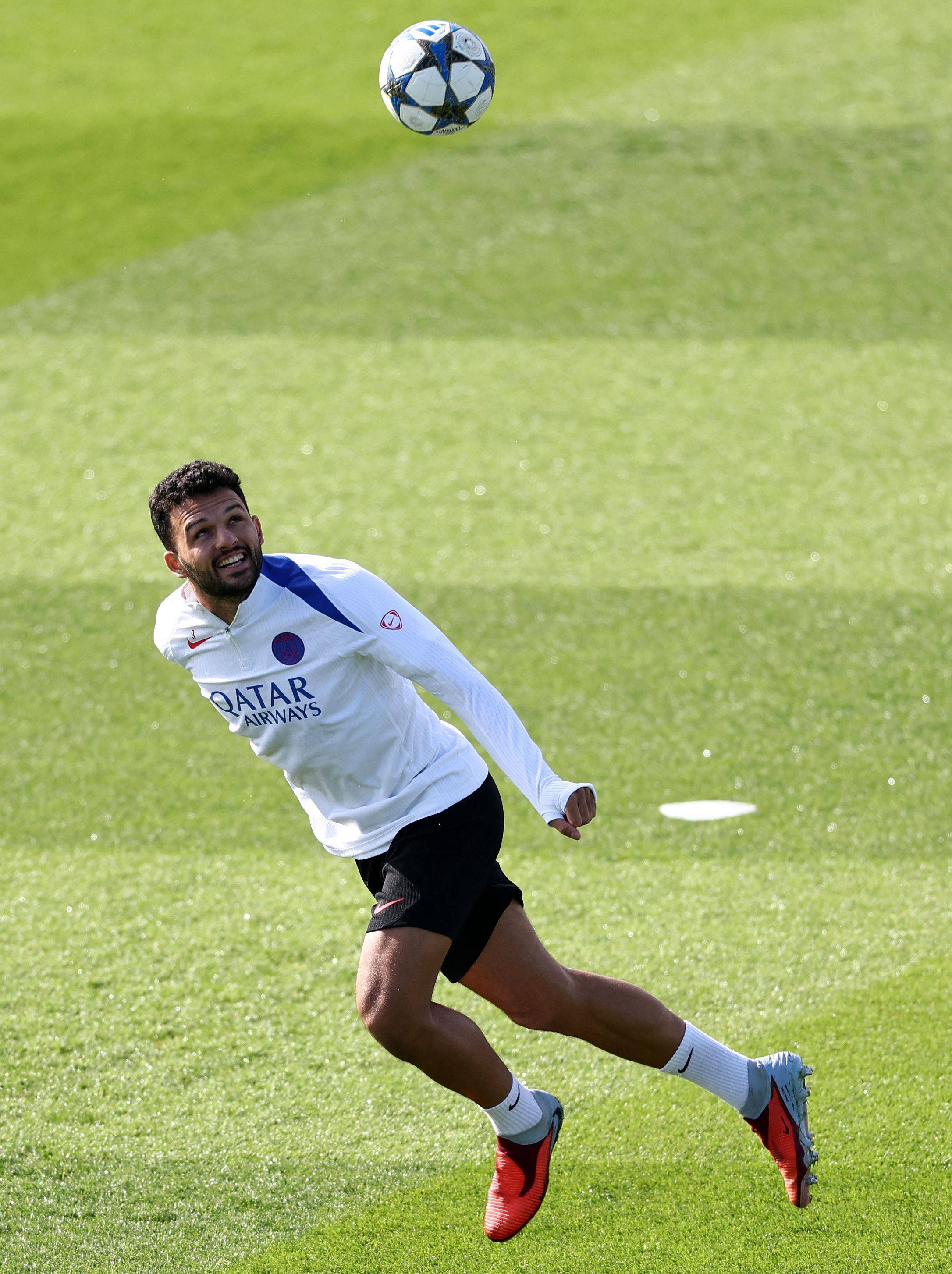 爱游戏推荐2025巴黎圣日耳曼内部会议纪要流出：赛后伤情更新；足总杯使命明确；赛程密集仍需轮换的简单介绍