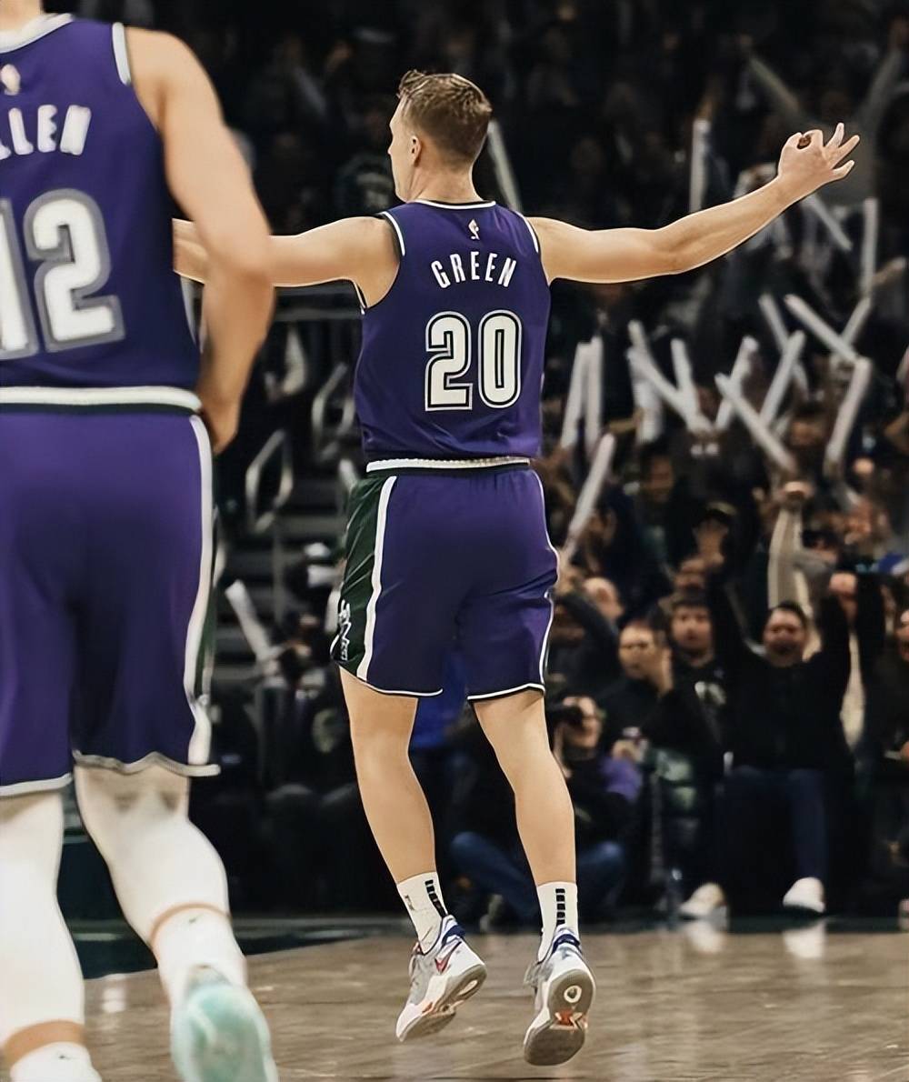 包含加时末段密尔沃基雄鹿更衣室发声:NBA季后赛节点到来,更衣室稳定,赛程密集仍需轮换的词条 包含加时末段密尔沃基雄鹿更衣室发声:NBA季后赛节点到来,更衣室稳定,赛程密集仍需轮换的词条