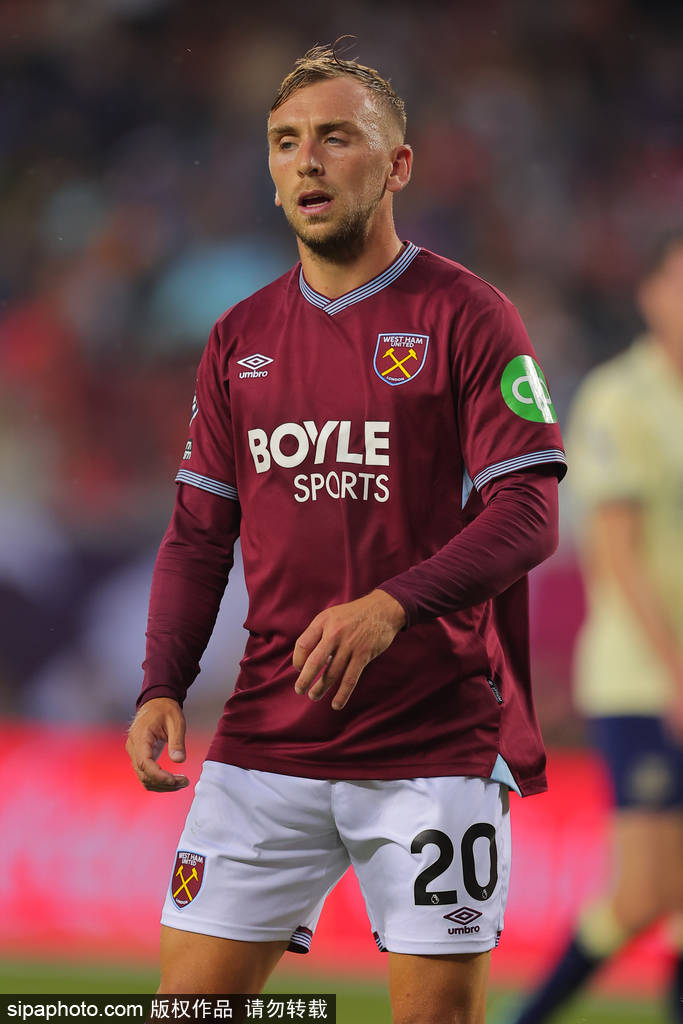 集结日西汉姆备战德甲,内部沟通细节曝光,信心回归,年轻球员得到机会的简单介绍 集结日西汉姆备战德甲,内部沟通细节曝光,信心回归,年轻球员得到机会的简单介绍