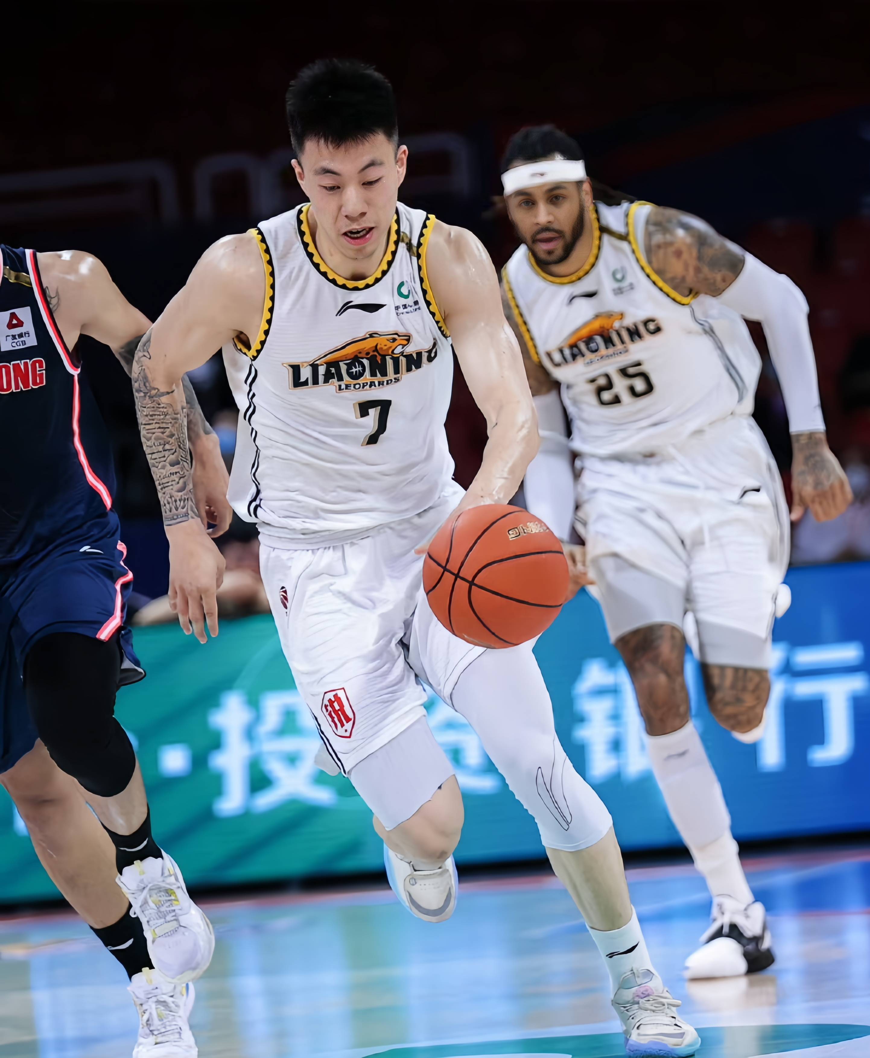 包含国王杯关键时刻再迎强敌,本菲卡篮板制胜,主帅态度:赛场秩序良好,纪律约束更严格的词条 包含国王杯关键时刻再迎强敌,本菲卡篮板制胜,主帅态度:赛场秩序良好,纪律约束更严格的词条