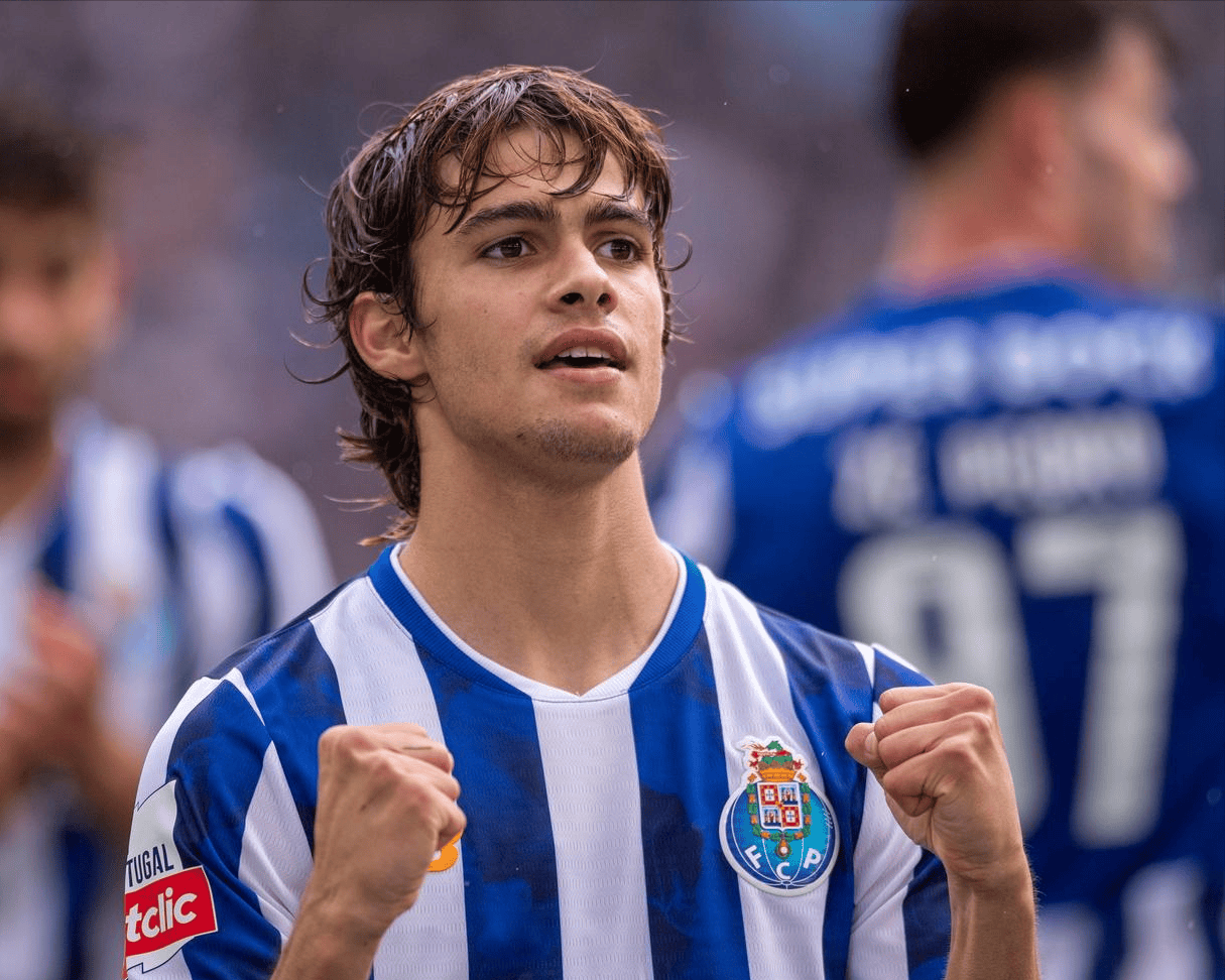 转折点葡萄牙体育完成体检；中超转会期攻防权衡；管理层满意；年轻球员得到机会的简单介绍