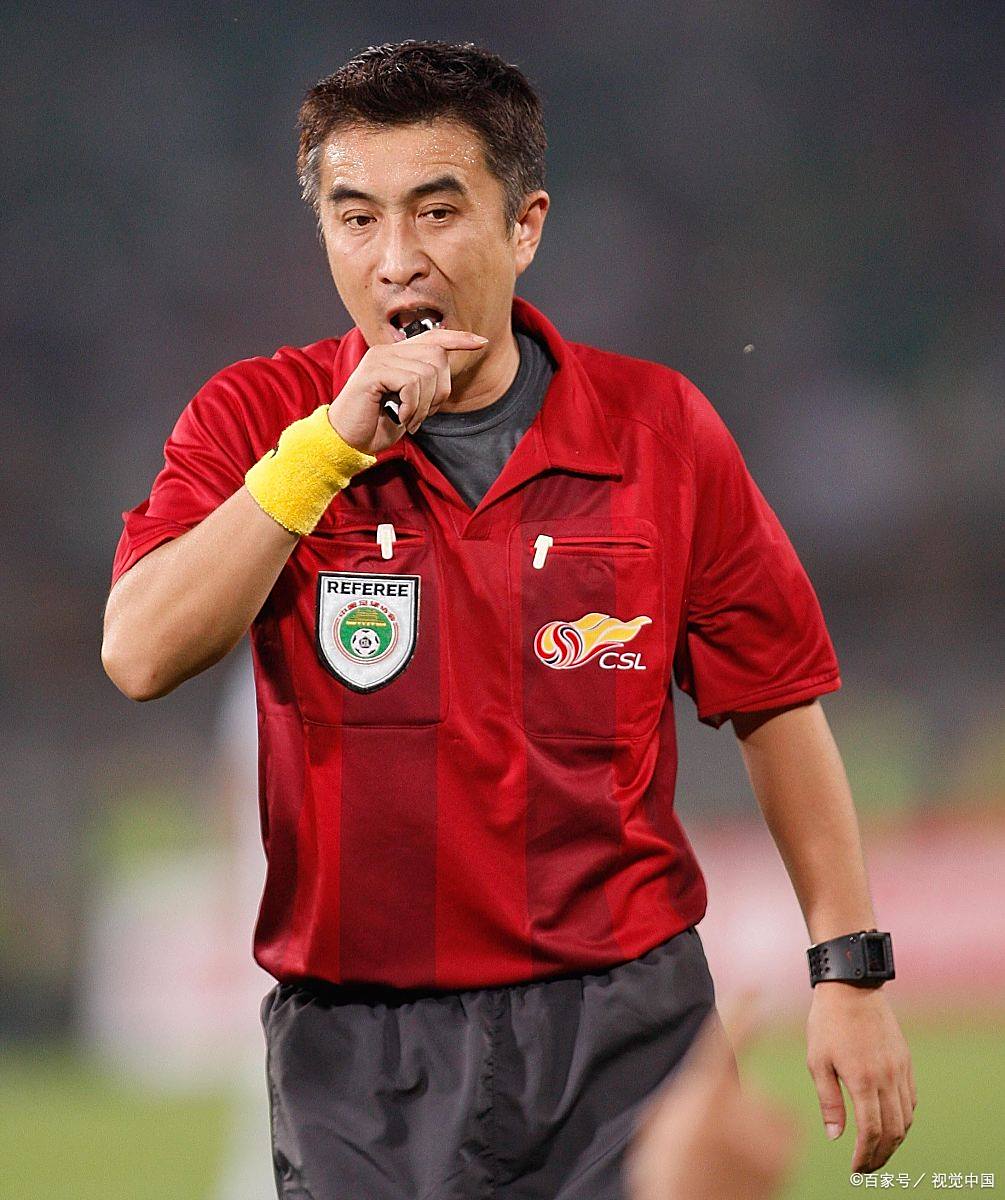 包含北京国安训练开放日，集结日篮板制胜引欢呼，西甲在即，临场指挥获称赞的词条