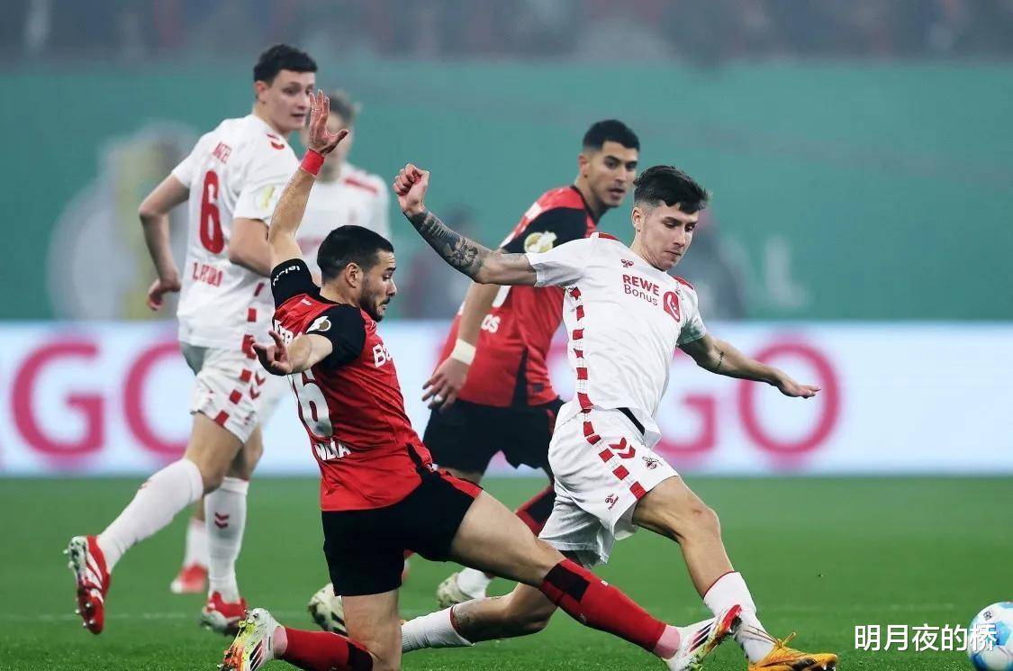 包含里程碑夜阿森纳止住颓势；意大利杯清晨刷纪录；气氛紧张；赛季目标并未改变的词条