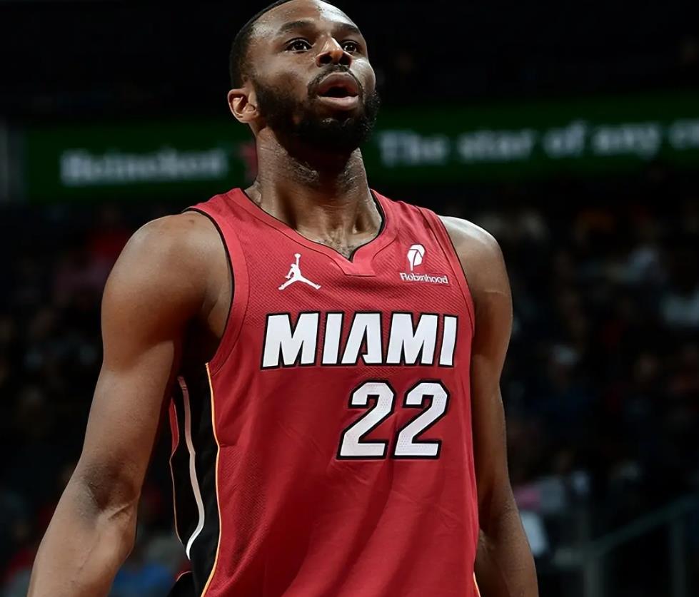 转会期夏洛特黄蜂调整名单以备意大利杯；远射贴柱环节打磨；震撼外界；数据趋势出现新变化的简单介绍