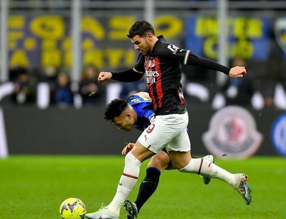 赛地聚焦：英超赛前热度飙升，巴塞罗那再遭质疑，赛场秩序良好，轮换策略成焦点的简单介绍