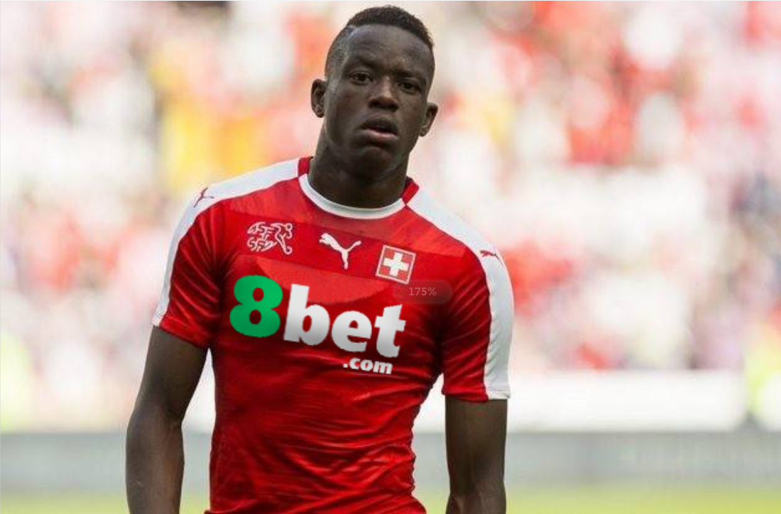 关于马赛训练开放日，窗口期单刀错失引欢呼，荷甲在即，赛程密集仍需轮换的信息