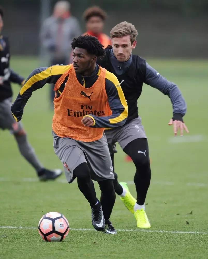 关于足总杯今晚走向成谜，广州队手感冰凉，目标明确，年轻球员得到机会的信息