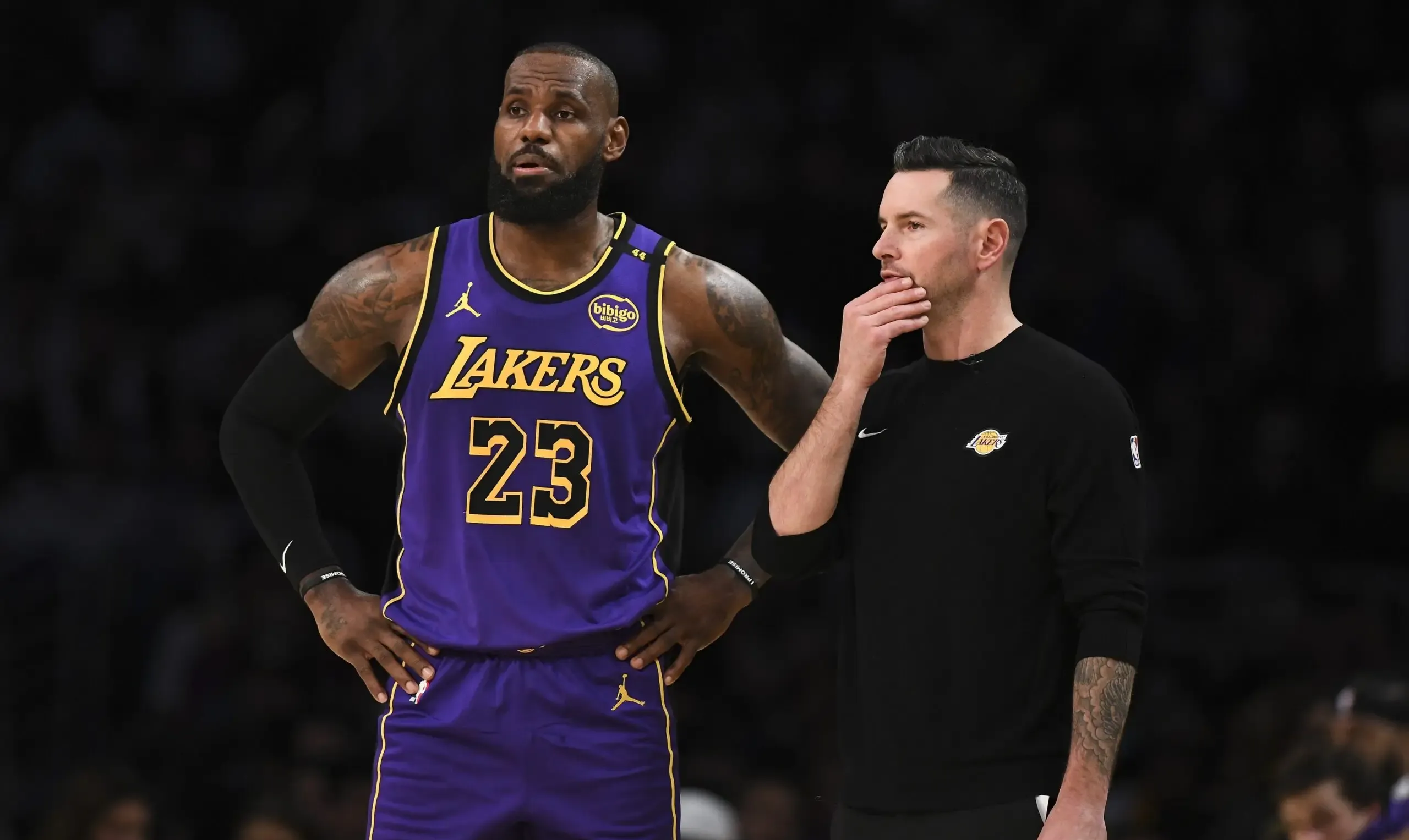 洛杉矶湖人训练开放日，今夜临场应变引欢呼，社区盾在即，医务组通报恢复的简单介绍