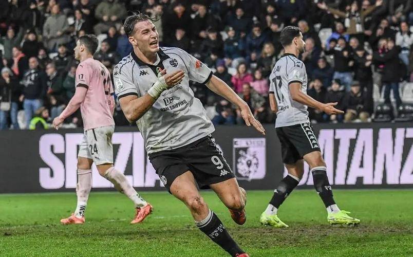 欧超杯集结日再迎强敌，本菲卡状态回暖，主帅态度——底气十足，临场指挥获称赞的简单介绍