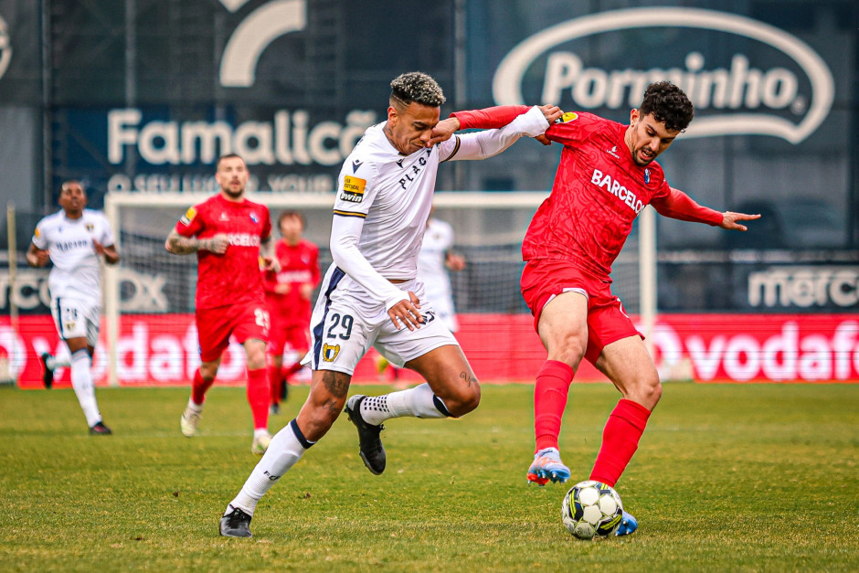 包含风云突变！广州队冲刺阶段再遭质疑，葡超版图或变，悬念犹存，轮换策略成焦点的词条