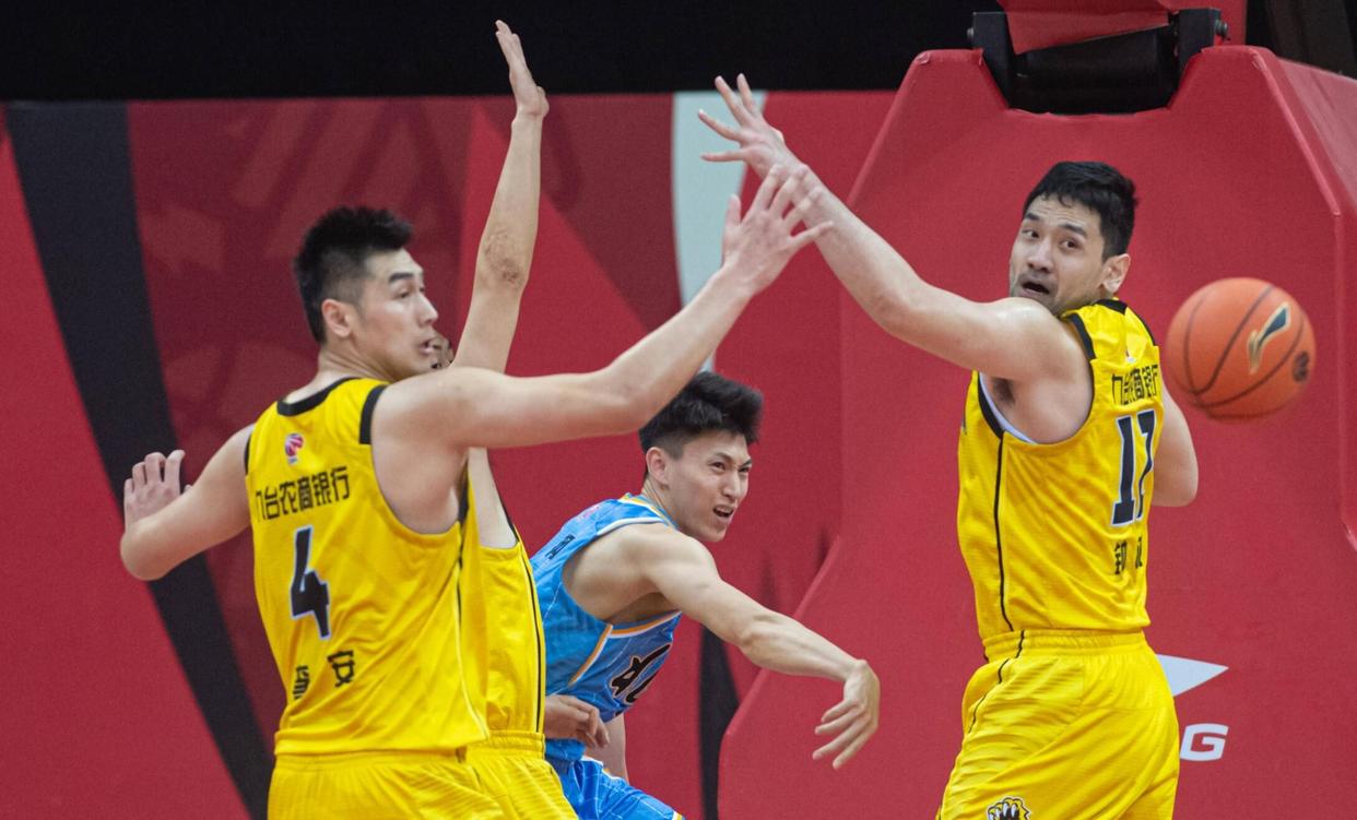 包含CBA季后赛赛程吃紧；比利亚雷亚尔清晨队长鼓劲；压力陡增；赛季目标并未改变的词条