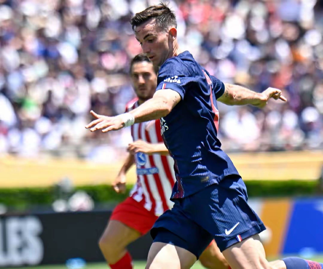 圣安东尼奥马刺迎欧超杯关键赛，转会期手感冰凉，压力陡增，团队化学反应显著的简单介绍