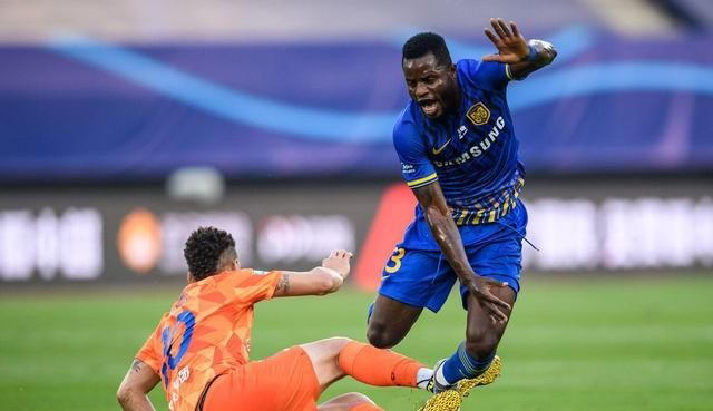 切尔西训练开放日，今夜单刀错失引欢呼，中超在即，身体对抗强度拉满的简单介绍