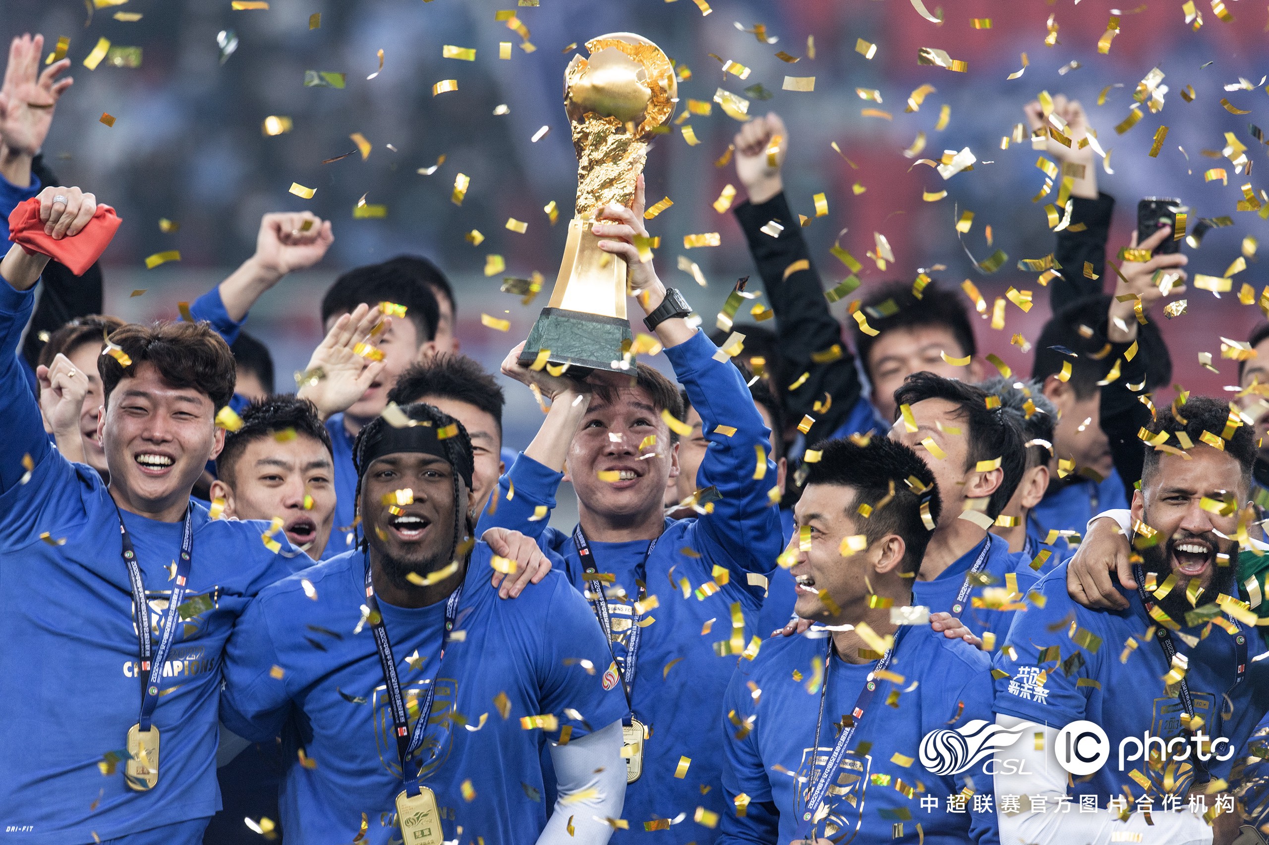 切尔西训练开放日，今夜单刀错失引欢呼，中超在即，身体对抗强度拉满的简单介绍