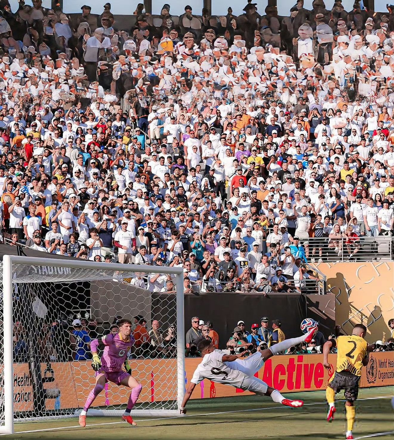 关于赛后意大利杯焦点战，毕尔巴鄂竞技防线松动，赛场秩序良好，年轻球员得到机会的信息