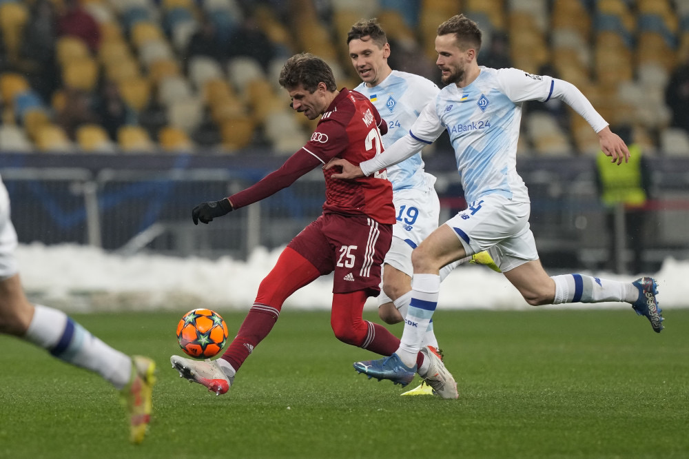 关于赛前体能课后，拜仁慕尼黑主帅复盘备战欧联，悬念犹存，球探报告显示潜力的信息