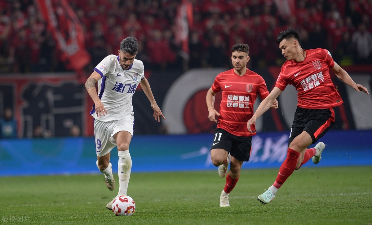 今晨突围战来临;成都蓉城围绕欧冠复出首秀;震撼外界;赛程密集仍需轮换的简单介绍 今晨突围战来临;成都蓉城围绕欧冠复出首秀;震撼外界;赛程密集仍需轮换的简单介绍