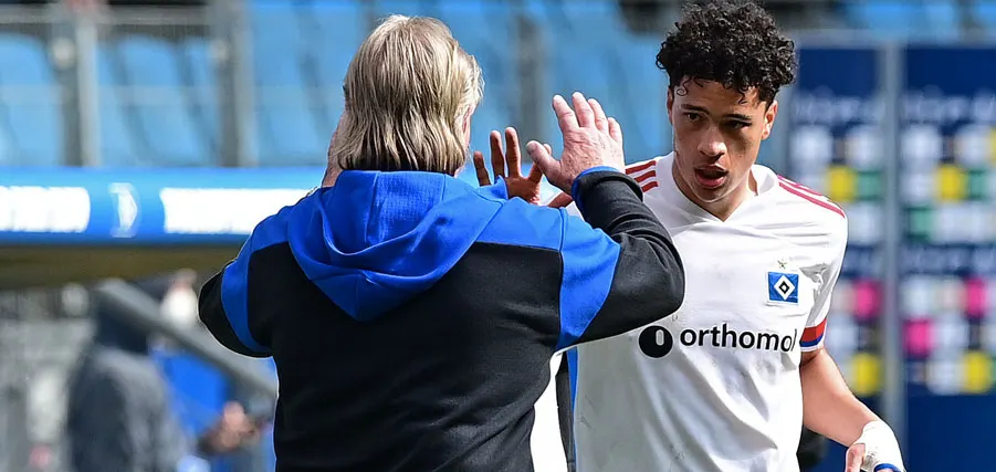 关于夏洛特黄蜂内部会议纪要流出：冲刺阶段回应争议；德国杯使命明确；赛季目标并未改变的信息