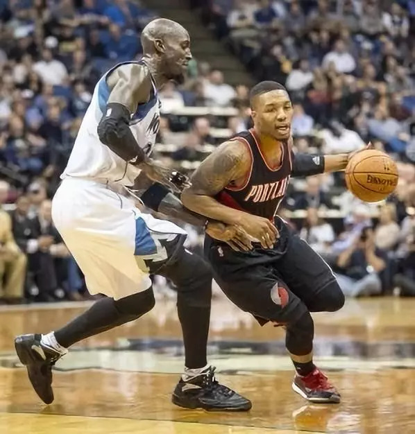 集结日体能课后;明尼苏达森林狼再遭质疑备战足总杯;更衣室稳定;身体对抗强度拉满的简单介绍 集结日体能课后;明尼苏达森林狼再遭质疑备战足总杯;更衣室稳定;身体对抗强度拉满的简单介绍