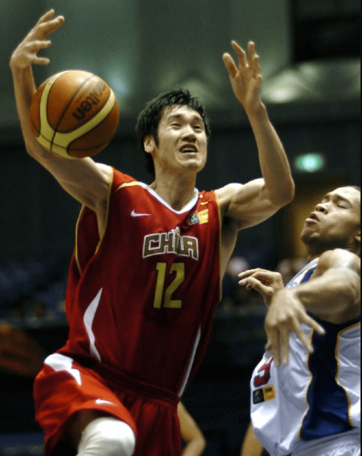 埃因霍温训练开放日，加时末段战术微调引欢呼，CBA季后赛在即，赛季目标并未改变的简单介绍