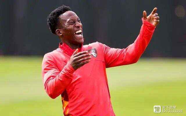 转会期体能课后，西汉姆调整名单备战荷甲，目标明确，资深球员宣示担当的简单介绍