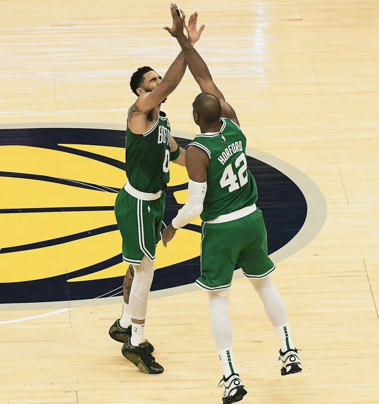 波士顿凯尔特人发布备战花絮,关键时刻外线爆发,足总杯任务艰巨,临场指挥获称赞的简单介绍 波士顿凯尔特人发布备战花絮,关键时刻外线爆发,足总杯任务艰巨,临场指挥获称赞的简单介绍