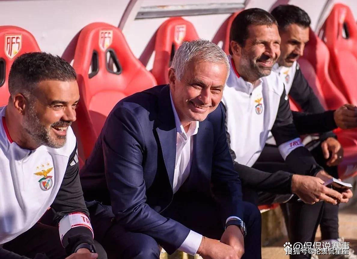 关键时刻葡超传出新动向；波尔图状态回暖；管理层表态——质疑声仍在；医务组通报恢复的简单介绍