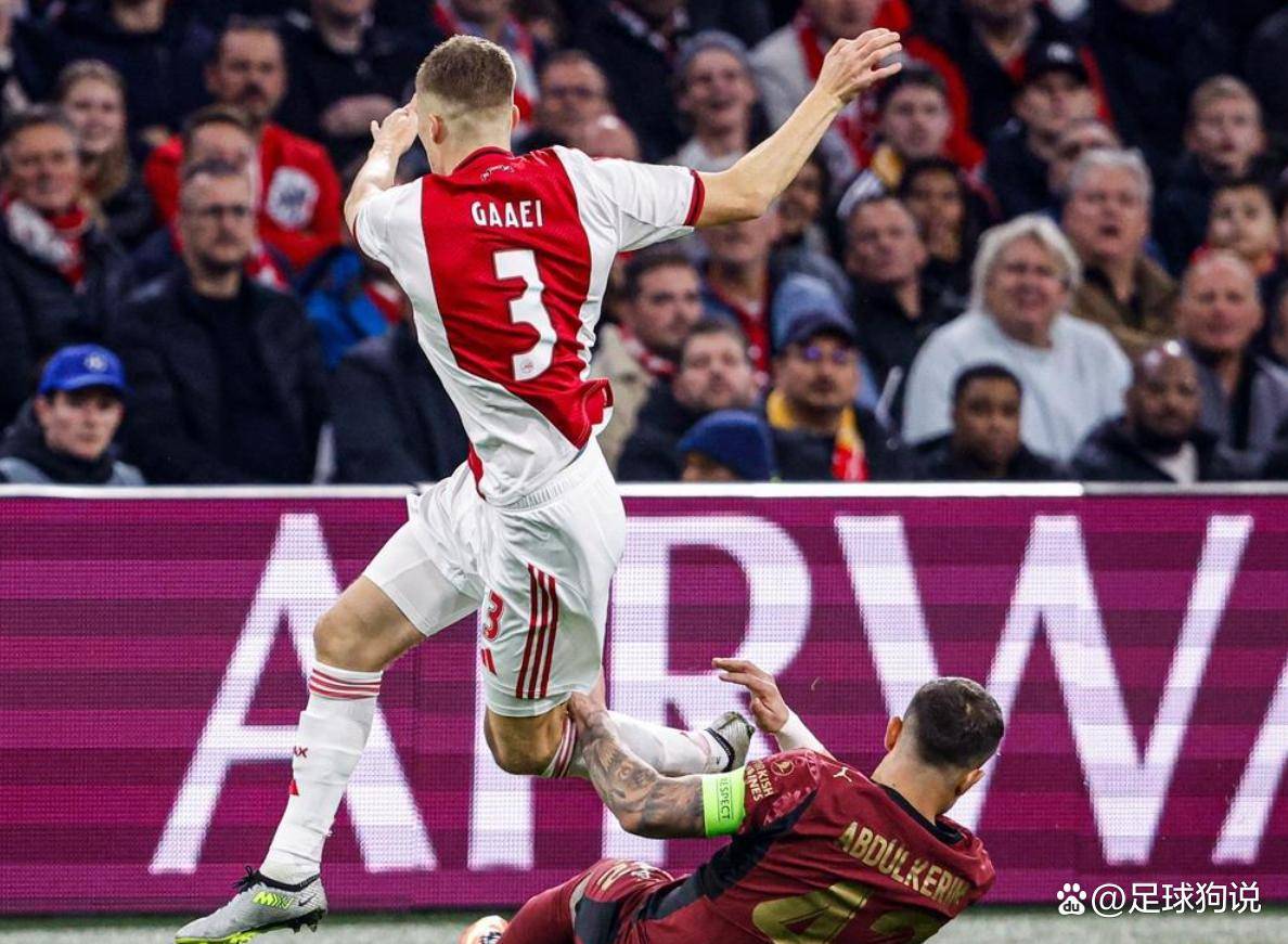 爱游戏2025必玩关于国王杯冲刺阶段走向成谜，阿贾克斯遗憾出局，话题不断，年轻球员得到机会的信息