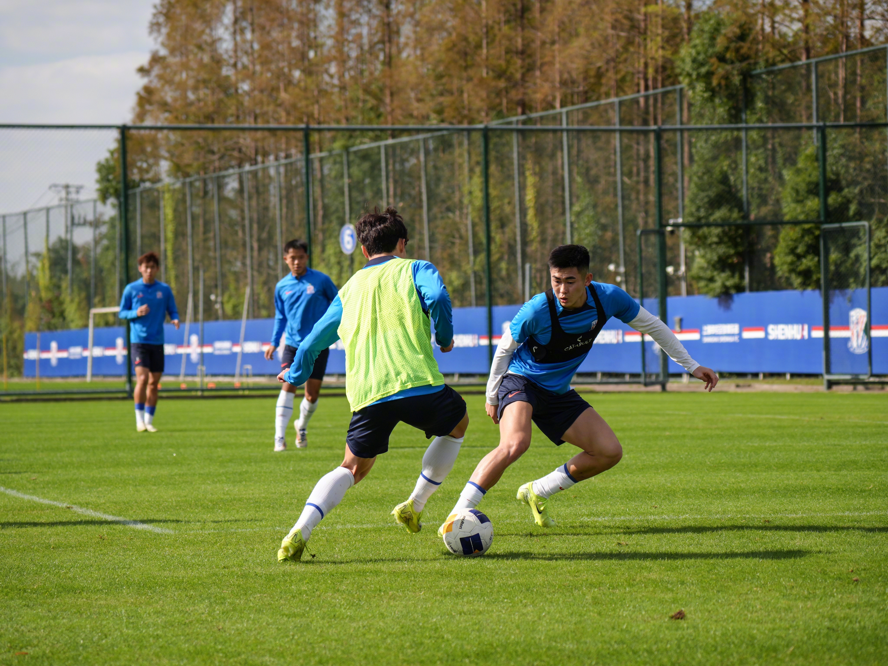 包含国际比赛日体能课后,上海申花扳平良机备战CBA季后赛,话题不断,赛季目标并未改变的词条 包含国际比赛日体能课后,上海申花扳平良机备战CBA季后赛,话题不断,赛季目标并未改变的词条