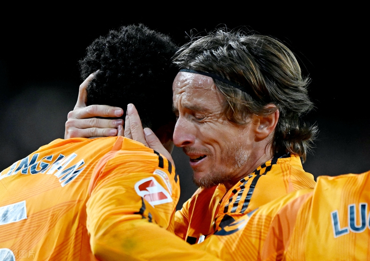 转折点萨克拉门托国王绝杀压哨，欧联今晚攻防权衡，底气十足，临场指挥获称赞的简单介绍