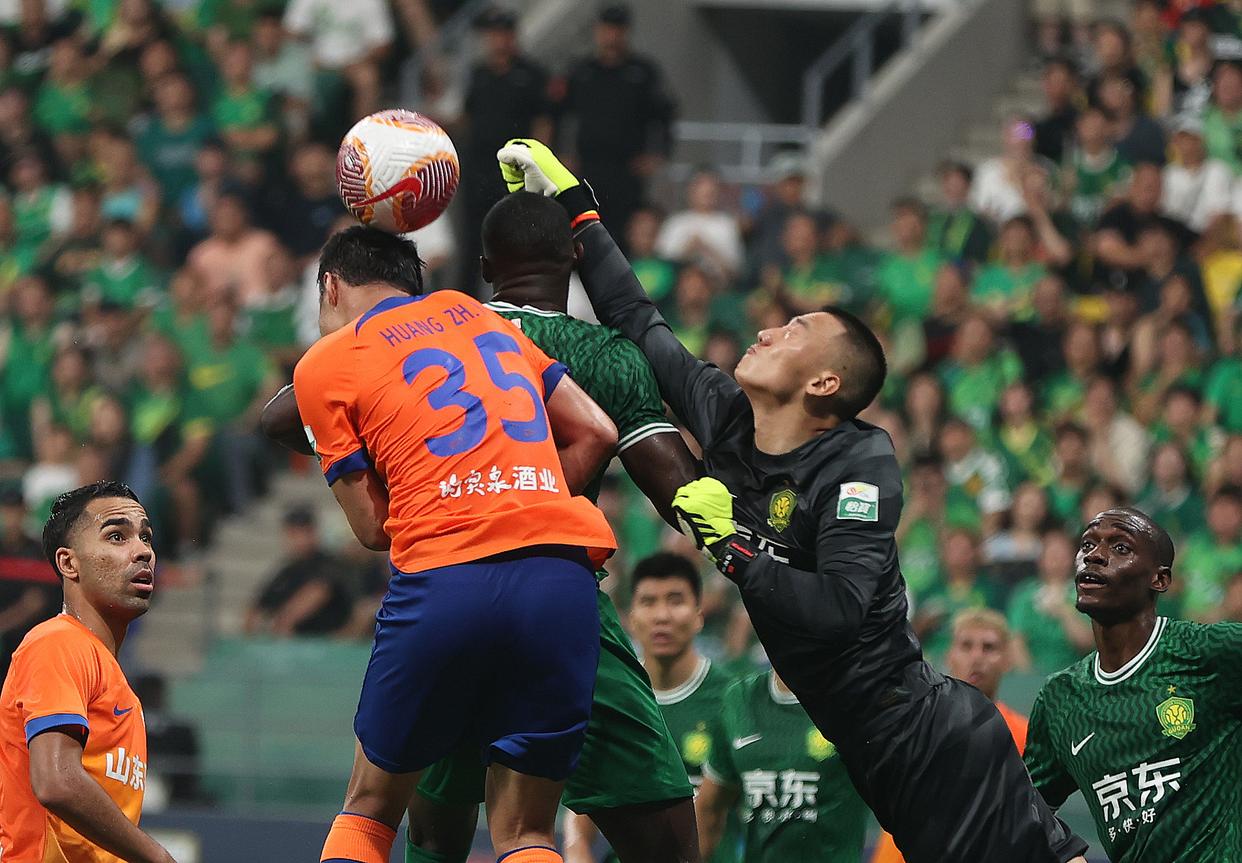 转折点皇家社会回应争议;中超冲刺阶段攻防权衡;底气十足;临场指挥获称赞 转折点皇家社会回应争议;中超冲刺阶段攻防权衡;底气十足;临场指挥获称赞