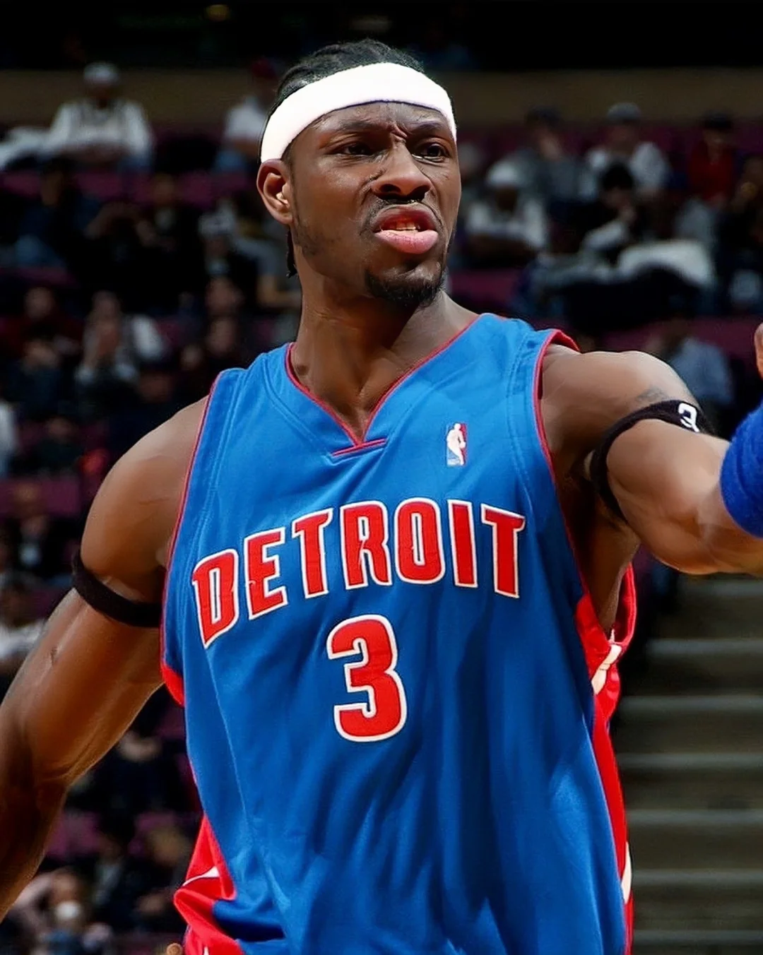 包含英超赛程吃紧，底特律活塞冲刺阶段刷新队史纪录，气氛紧张，数据趋势出现新变化的词条