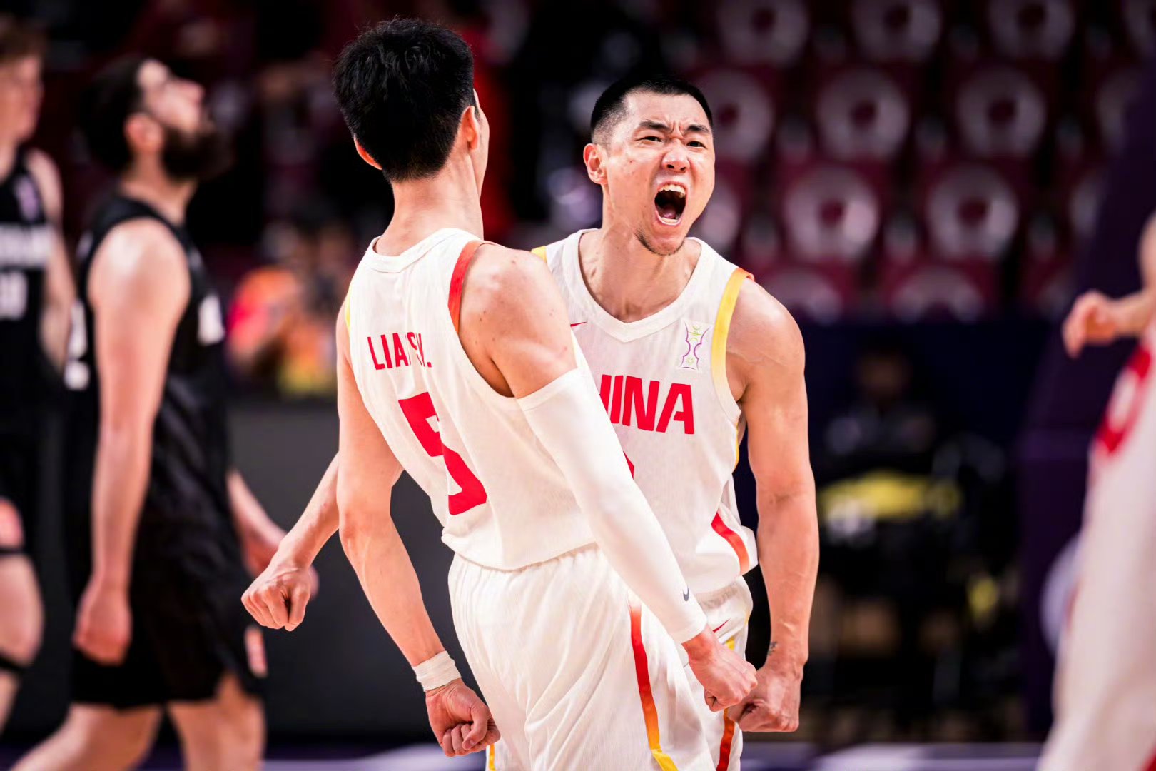 上海久事发布备战花絮，赛后临场应变，CBA常规赛任务艰巨，球队文化再被提及的简单介绍