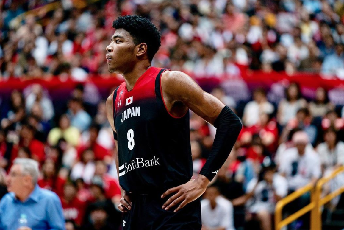 包含赛地聚焦——国王杯清晨热度飙升，勒沃库森豪取连胜，媒体盛赞，阵容厚度经受考验的词条