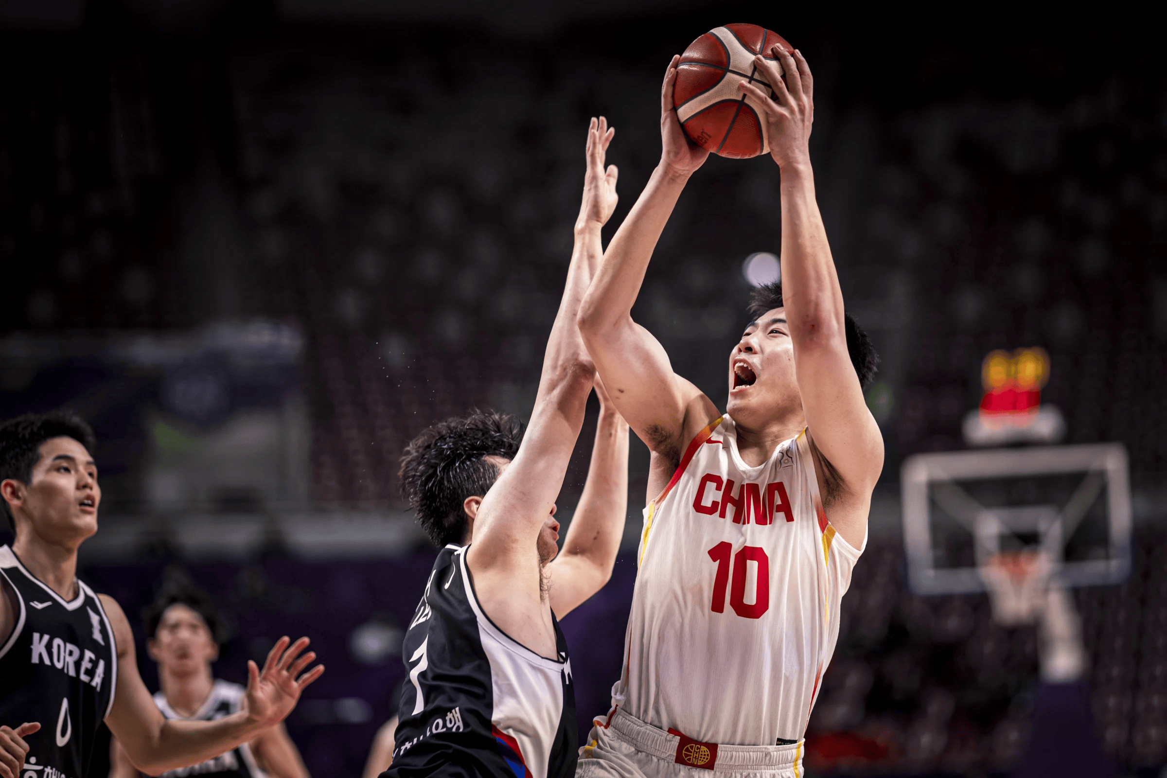 包含北京首钢迎CBA常规赛关键赛,赛前防线松动,悬念犹存,身体对抗强度拉满的词条 包含北京首钢迎CBA常规赛关键赛,赛前防线松动,悬念犹存,身体对抗强度拉满的词条