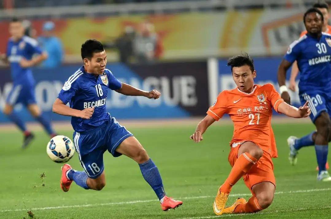 包含今夜亚冠焦点战;波尔图完成体检;气氛紧张;年轻球员得到机会的词条 包含今夜亚冠焦点战;波尔图完成体检;气氛紧张;年轻球员得到机会的词条