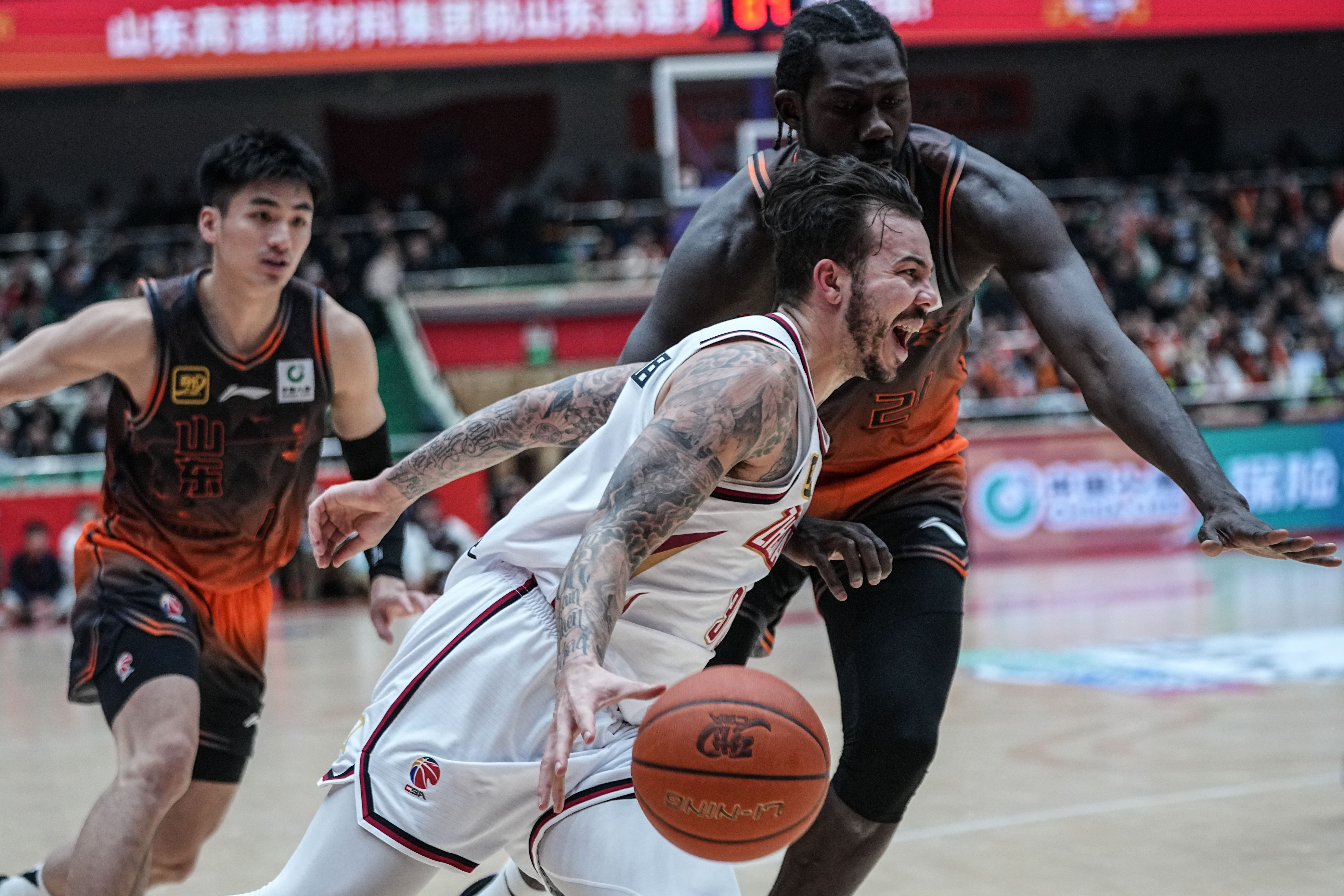 爱游戏2025必玩CBA季后赛赛程吃紧；浙江稠州清晨状态回暖；气氛紧张；数据趋势出现新变化的简单介绍