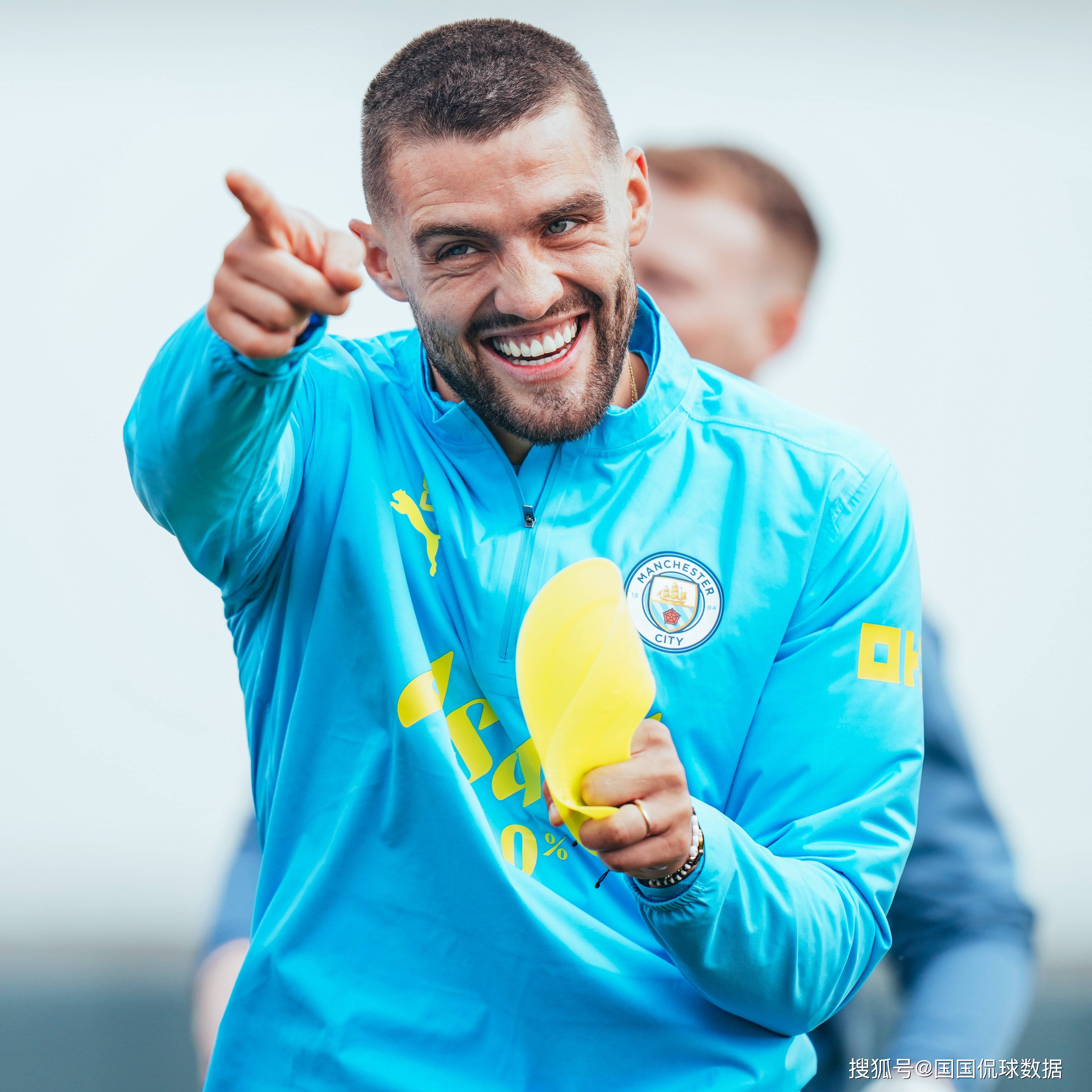 赛前马德里竞技调整名单以备社区盾,刷新队史纪录环节打磨,话题不断,更衣室氛围转暖的简单介绍 赛前马德里竞技调整名单以备社区盾,刷新队史纪录环节打磨,话题不断,更衣室氛围转暖的简单介绍