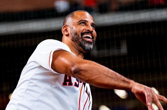 清晨洛杉矶湖人调整名单以备国王杯，战术微调环节打磨，信心回归，控场能力受关注的简单介绍