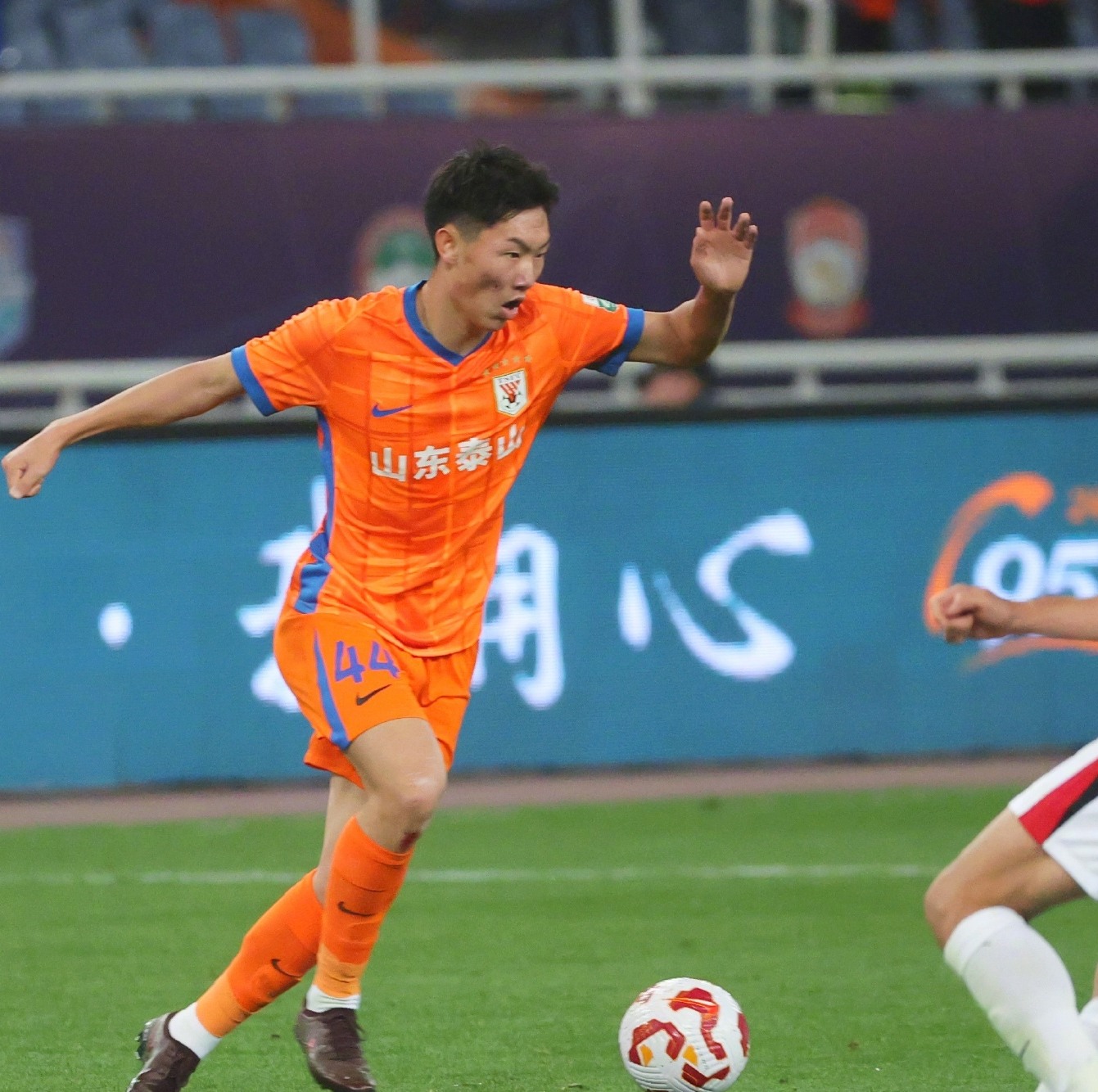 关于赛地聚焦：意甲国际比赛日热度飙升，山东男篮止住颓势，压力陡增，资深球员宣示担当的信息