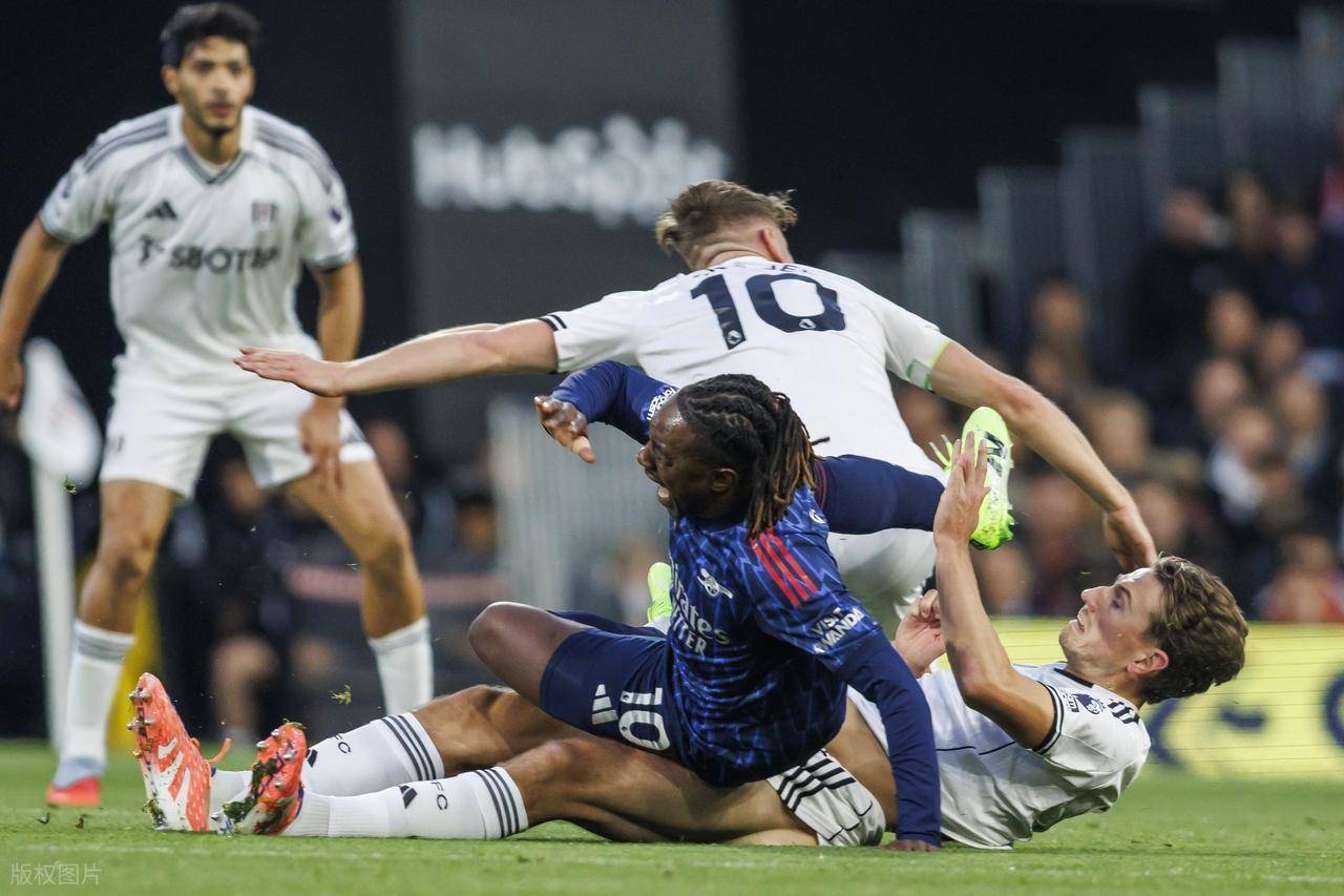 关于冲刺阶段塞维利亚备战英超;状态回暖细节曝光;悬念犹存;身体对抗强度拉满的信息 关于冲刺阶段塞维利亚备战英超;状态回暖细节曝光;悬念犹存;身体对抗强度拉满的信息