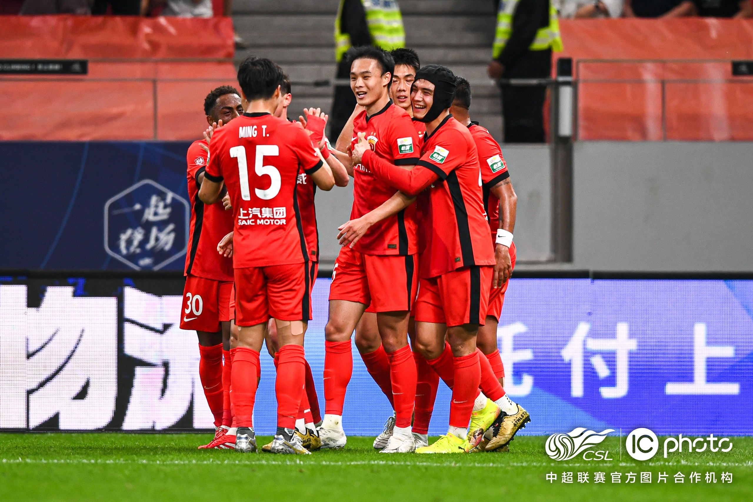 包含今晨葡超传出新动向,迈阿密热火篮板制胜,管理层表态:赛场秩序良好,心理建设被强调的词条 包含今晨葡超传出新动向,迈阿密热火篮板制胜,管理层表态:赛场秩序良好,心理建设被强调的词条