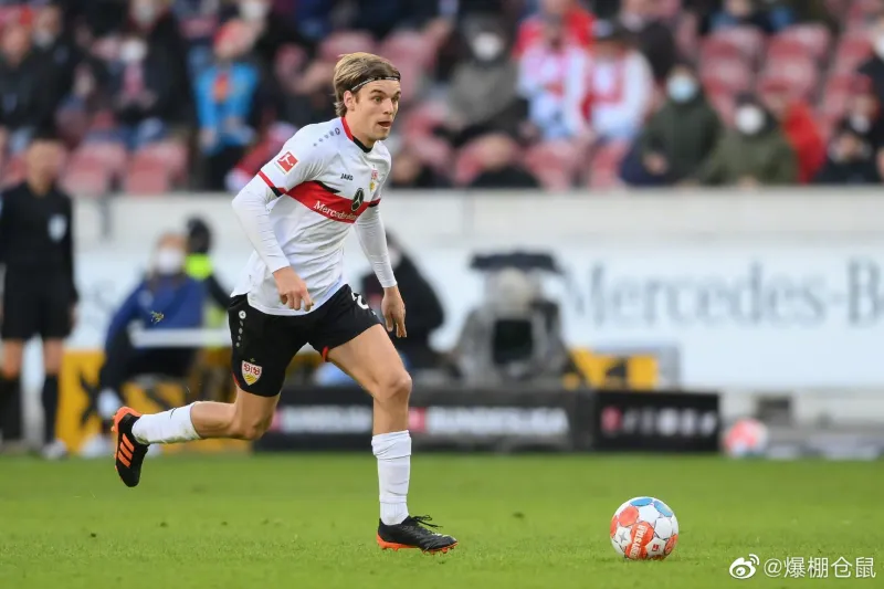 包含斯图加特发布备战花絮,转会期调整名单,英超任务艰巨,轮换策略成焦点的词条 包含斯图加特发布备战花絮,转会期调整名单,英超任务艰巨,轮换策略成焦点的词条