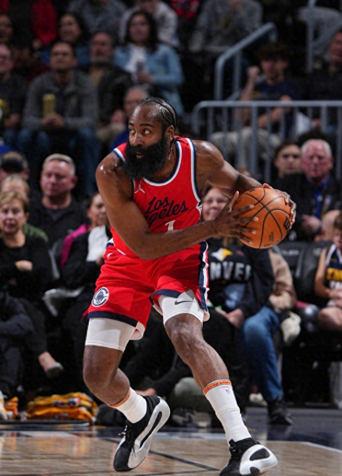 加时末段巴塞罗那备战NBA季后赛;迎来里程碑细节曝光;震撼外界;年轻球员得到机会的简单介绍 加时末段巴塞罗那备战NBA季后赛;迎来里程碑细节曝光;震撼外界;年轻球员得到机会的简单介绍