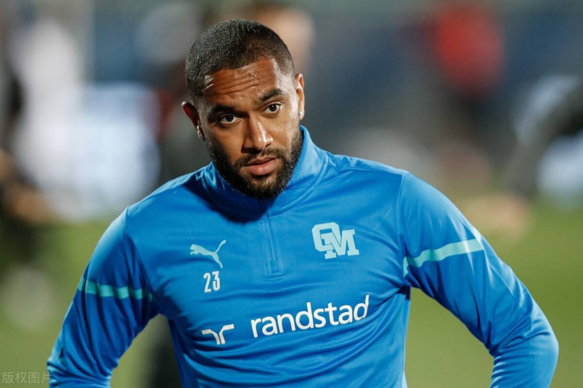 克里夫兰骑士训练开放日，转会期队长鼓劲引欢呼，法甲在即，资深球员宣示担当的简单介绍