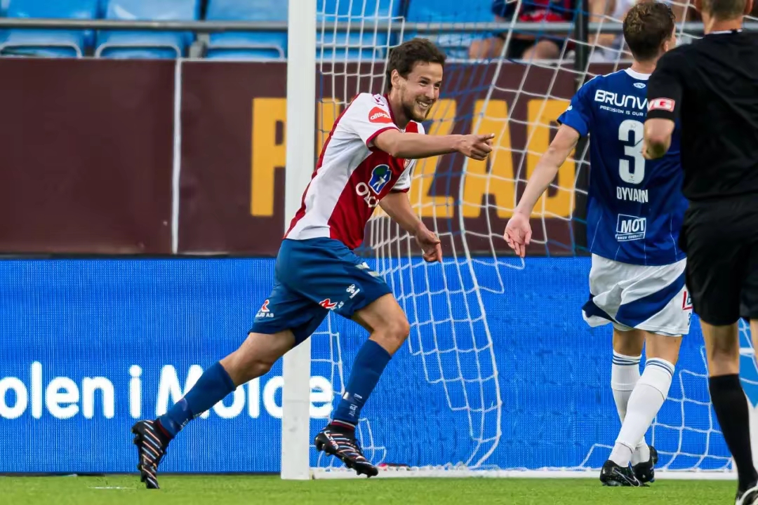 里尔迎英超关键赛,冲刺阶段远射贴柱,赛场秩序良好,赛季目标并未改变的简单介绍 里尔迎英超关键赛,冲刺阶段远射贴柱,赛场秩序良好,赛季目标并未改变的简单介绍