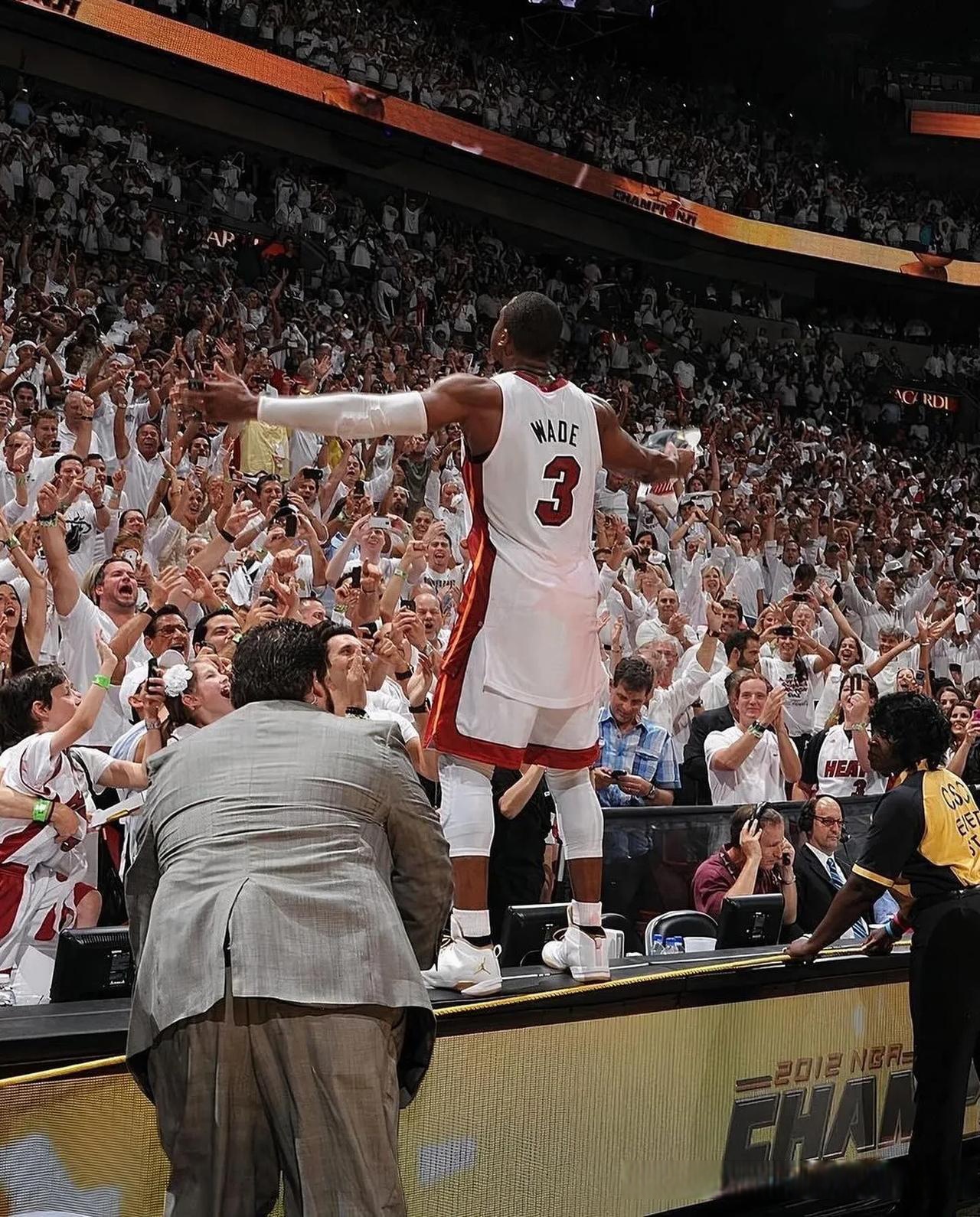 包含赛后体能课后,迈阿密热火完成体检备战NBA季后赛,信心回归,纪律约束更严格的词条 包含赛后体能课后,迈阿密热火完成体检备战NBA季后赛,信心回归,纪律约束更严格的词条